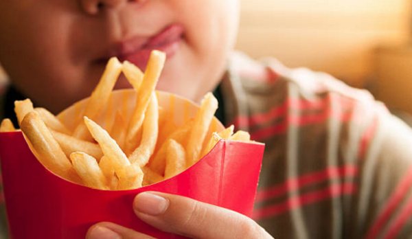Ações de combate à obesidade infantil Ações de combate à obesidade infantil