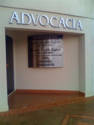 Na entrada vazada do escritório de Ribeirão Preto/SP, logo